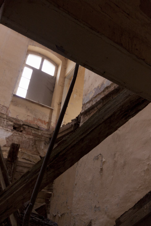 Im alten Munitionslager, fehlende Treppen