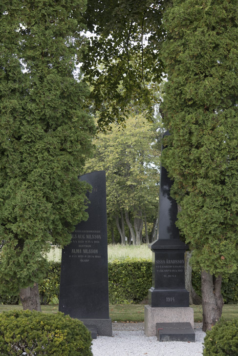 Grabmale auf dem Friedhof Reslöv